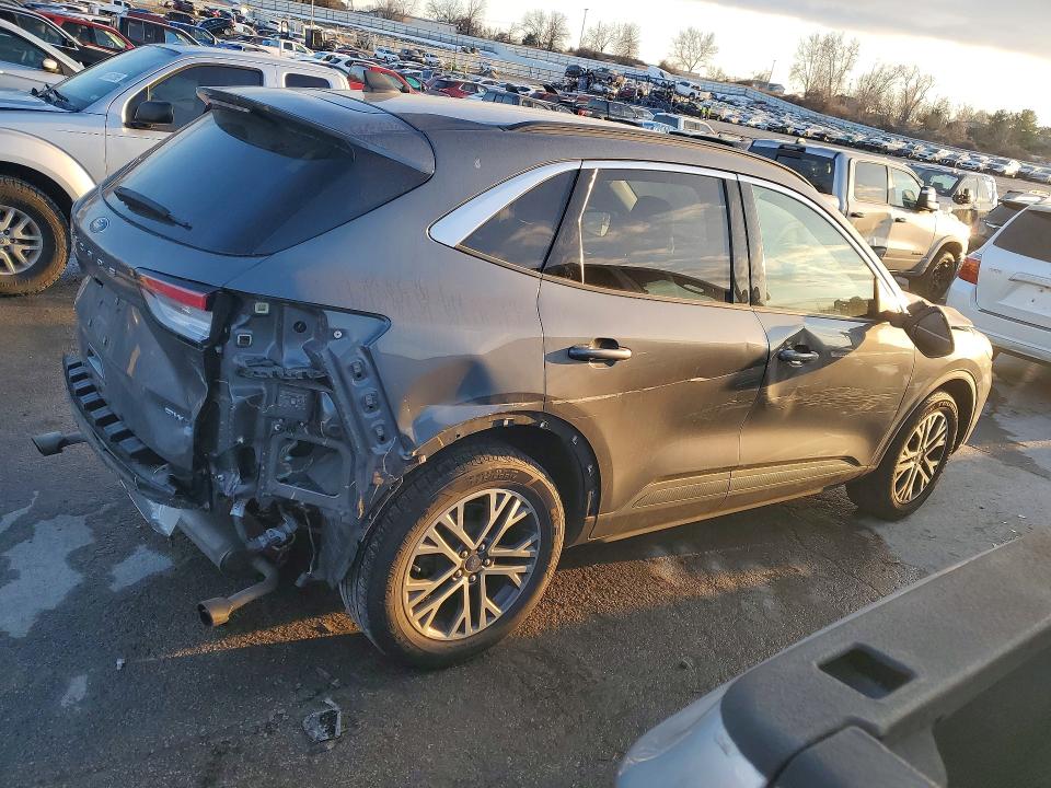 Photo 3 from auction – 2021 FORD ESCAPE with VIN 1FMCU9H66MUA64505