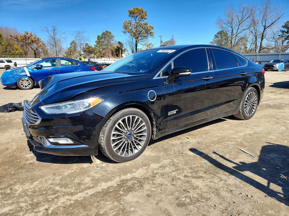 FORD FUSION 2017 with VIN 3FA6P0PUXHR140881 - Photo from auction