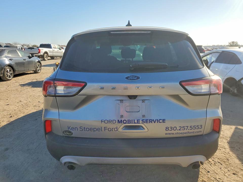 Photo 6 from auction – 2022 FORD ESCAPE S with VIN 1FMCU0F65NUB57676