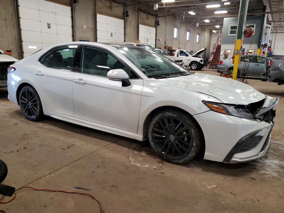 Photo 4 from auction – 2021 TOYOTA CAMRY XSE with VIN 4T1K61BK2MU033233