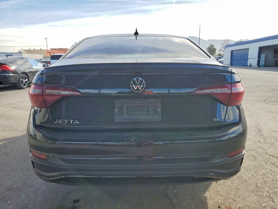 Photo 6 from auction – 2023 VOLKSWAGEN JETTA with VIN 3VW7M7BU8PM046935