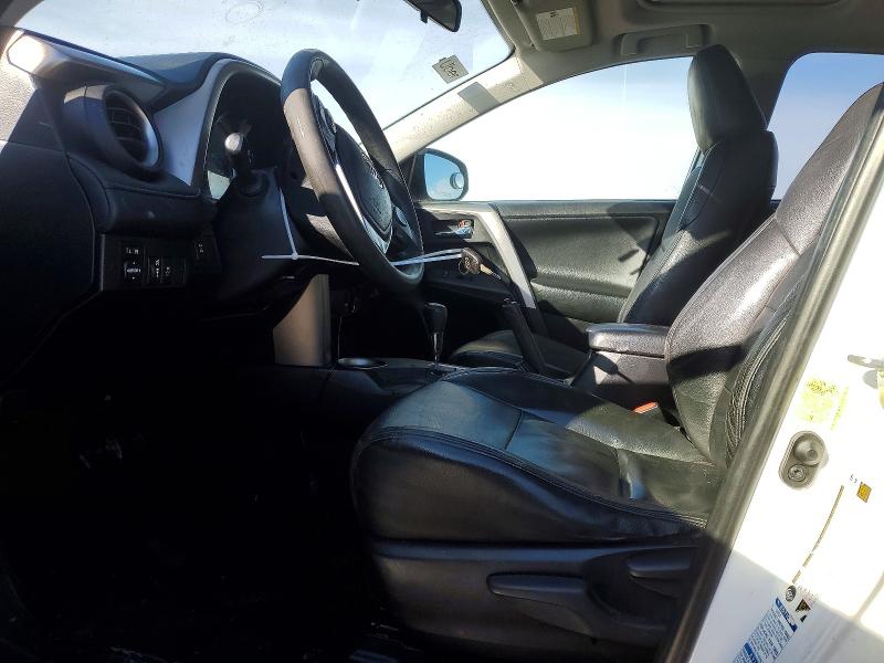 Photo 7 from auction – 2015 TOYOTA RAV4 XLE with VIN JTMRFREV2FD163698