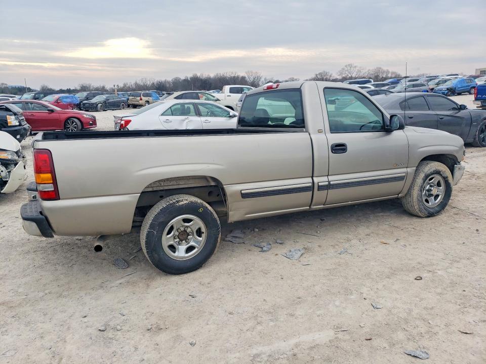 Photo 3 from auction – 2000 CHEVROLET SILVERADO with VIN 1GCEC14W5YE344925