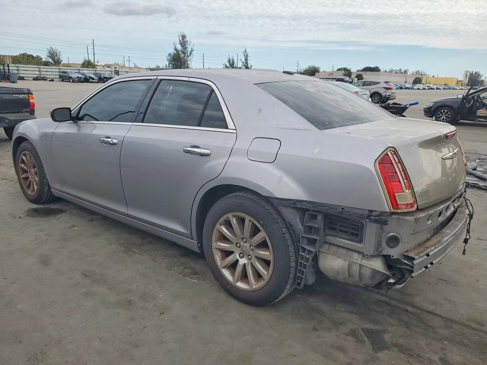 Photo 2 from auction – 2013 CHRYSLER 300C with VIN 2C3CCAEG1DH621284