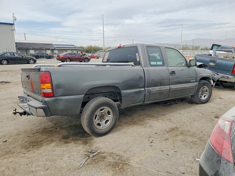 Photo 3 from auction – 2002 CHEVROLET SILVERADO with VIN 2GCEC19V221137238
