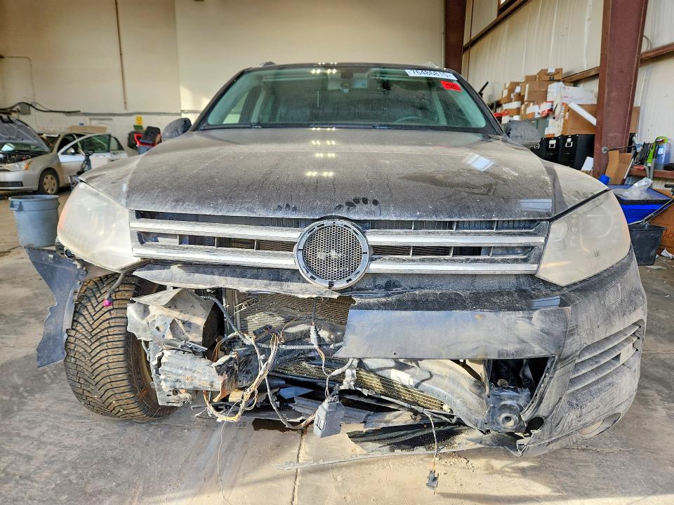 Photo 5 from auction – 2011 VOLKSWAGEN TOUAREG V6 with VIN WVGDF9BP1BD002345