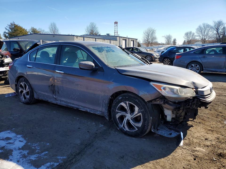Photo 4 from auction – 2017 HONDA ACCORD with VIN 1HGCR2F37HA308015