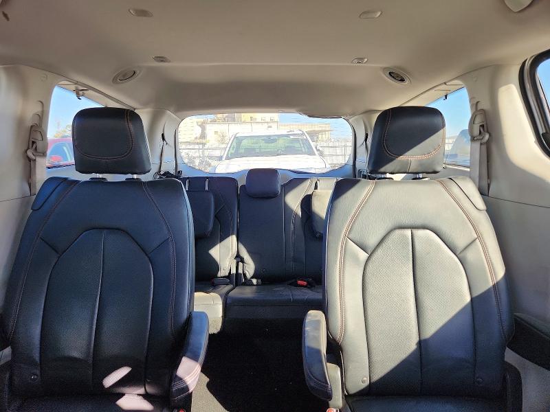 Photo 10 from auction – 2018 CHRYSLER PACIFICA T with VIN 2C4RC1BG6JR120858