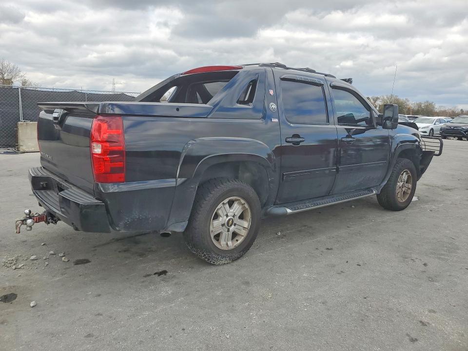 Photo 3 from auction – 2013 CHEVROLET AVALANCHE with VIN 3GNTKFE79DG344306