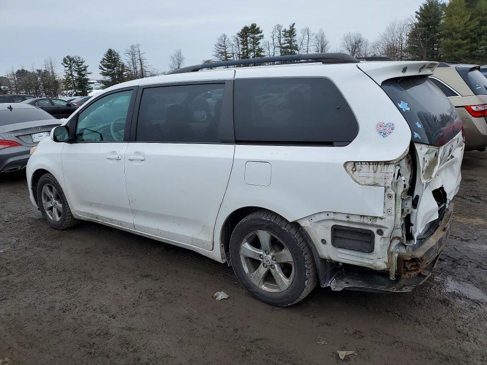 Photo 2 from auction – 2012 TOYOTA SIENNA LE with VIN 5TDKK3DC2CS240242