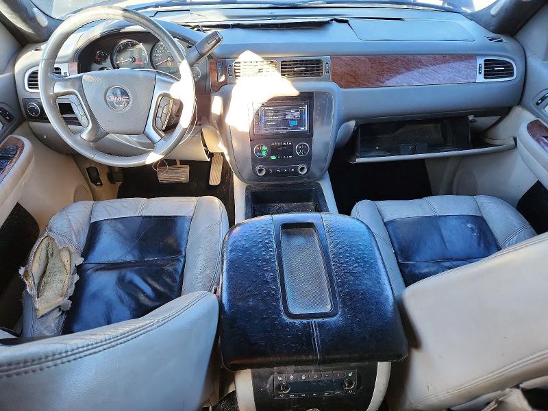 Photo 8 from auction – 2007 GMC YUKON with VIN 1GKFC13037R333838