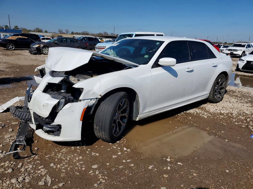 CHRYSLER 300 2018 with VIN 2C3CCABG1JH142797 - Photo from auction
