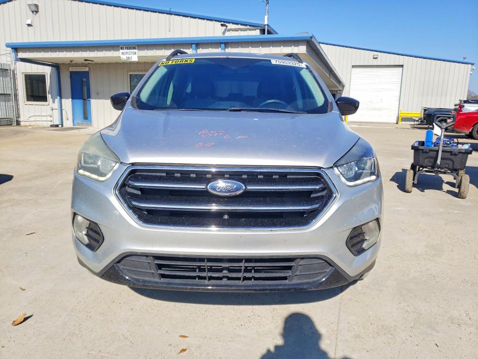Photo 5 from auction – 2017 FORD ESCAPE SE with VIN 1FMCU0GD0HUA87912