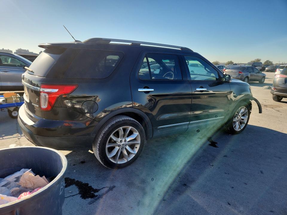 Photo 3 from auction – 2015 FORD EXPLORER X with VIN 1FM5K7D81FGB37016