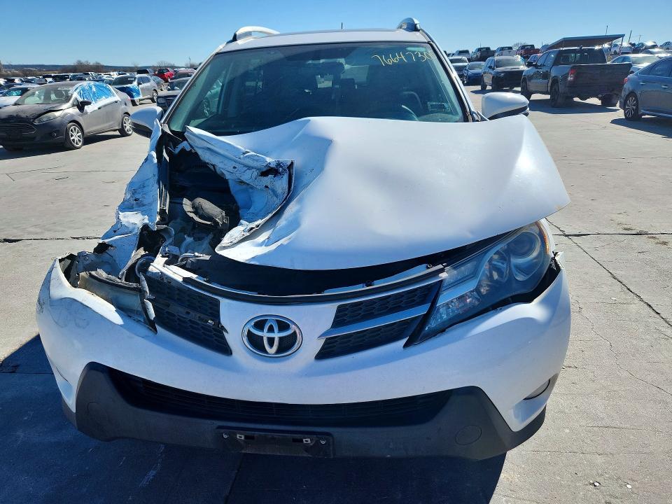 Photo 5 from auction – 2014 TOYOTA RAV4 with VIN 2T3WFREV0EW116528