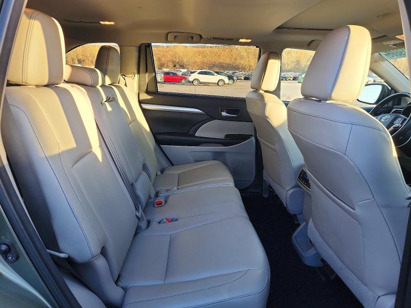 Photo 11 from auction – 2017 TOYOTA HIGHLANDER with VIN 5TDJZRFH7HS462947
