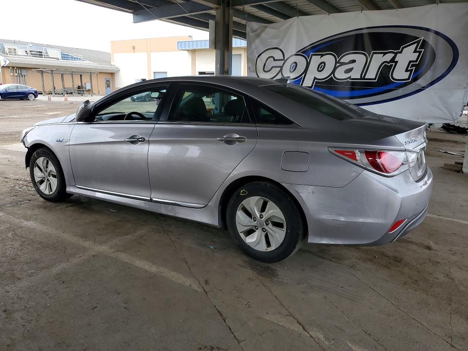 Photo 2 from auction – 2013 HYUNDAI SONATA with VIN KMHEC4A45DA088318