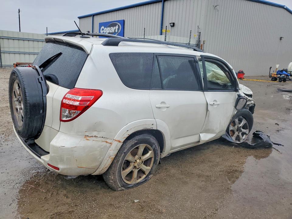 Photo 3 from auction – 2011 TOYOTA RAV4 with VIN 2T3YK4DV4BW011026