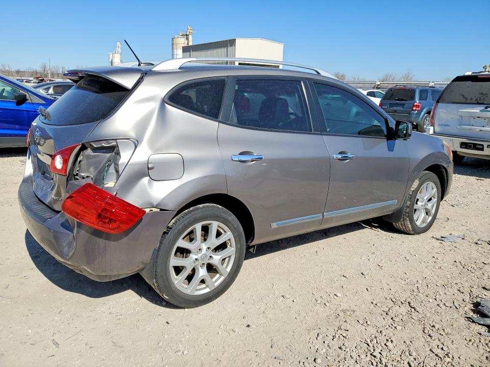 Photo 3 from auction – 2013 NISSAN ROGUE with VIN JN8AS5MV8DW136787