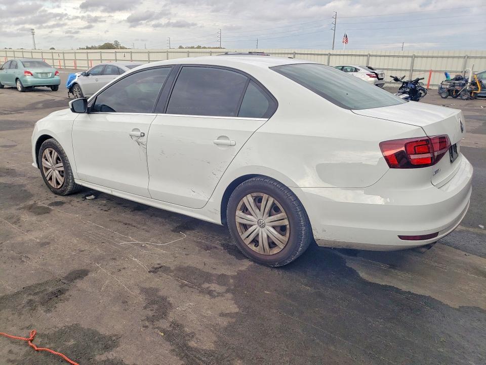 Photo 2 from auction – 2017 VOLKSWAGEN JETTA with VIN 3VW2B7AJ9HM322189