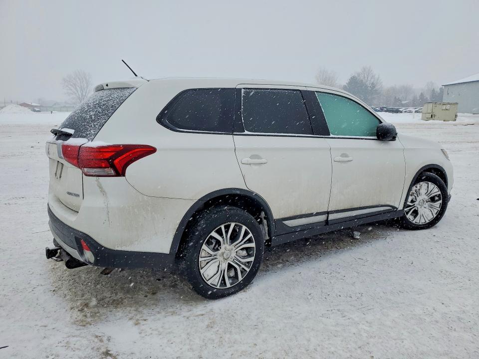 Photo 3 from auction – 2016 MITSUBISHI OUTLANDER with VIN JA4AD2A33GZ060366
