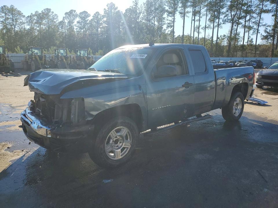 CHEVROLET SILVERADO 2011 with VIN 1GCRCSE05BZ369289 - Photo from auction