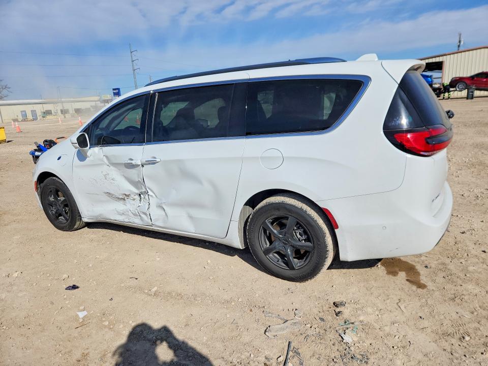 Photo 2 from auction – 2021 CHRYSLER PACIFICA with VIN 2C4RC1L75MR597042