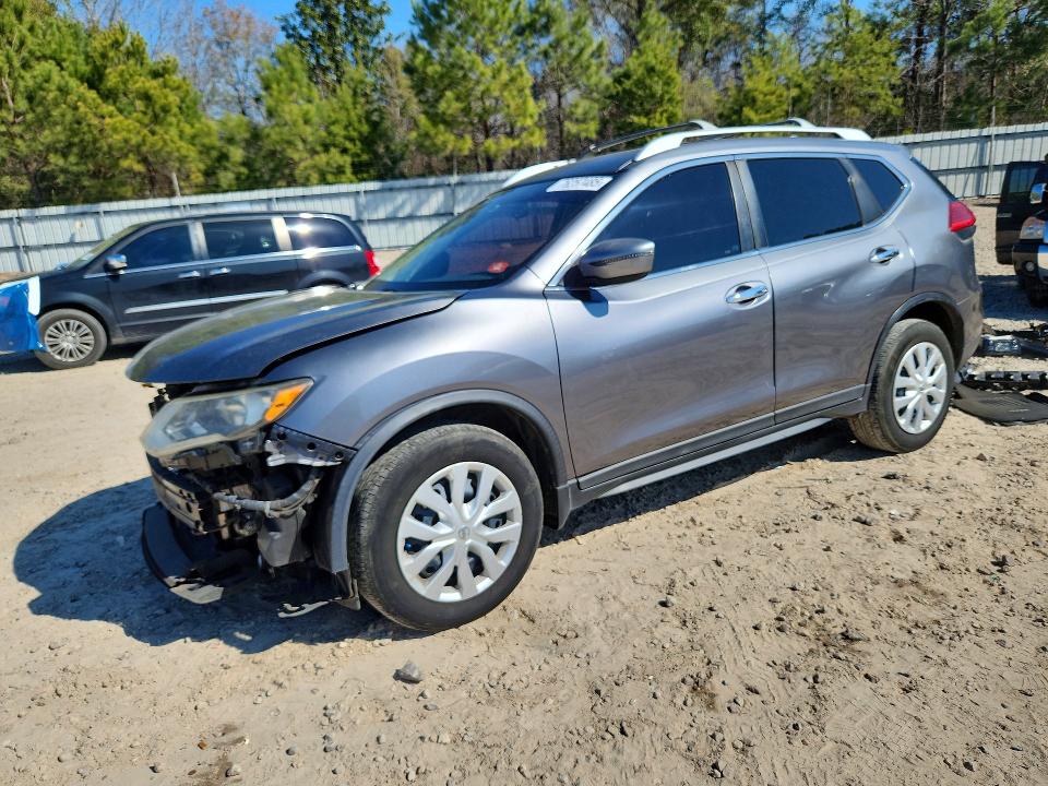 NISSAN ROGUE S 2017 with VIN KNMAT2MT4HP500614 - Photo from auction