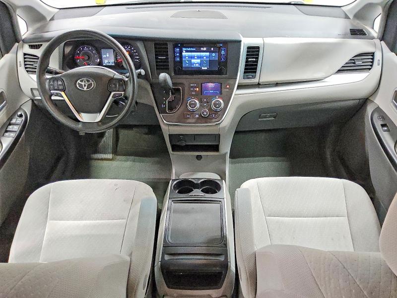 Photo 8 from auction – 2017 TOYOTA SIENNA LE with VIN 5TDJZ3DC6HS160523