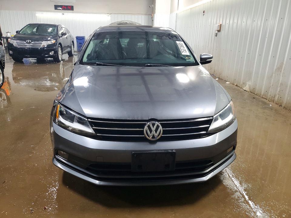 Photo 5 from auction – 2015 VOLKSWAGEN JETTA with VIN 3VWLA7AJ7FM241809