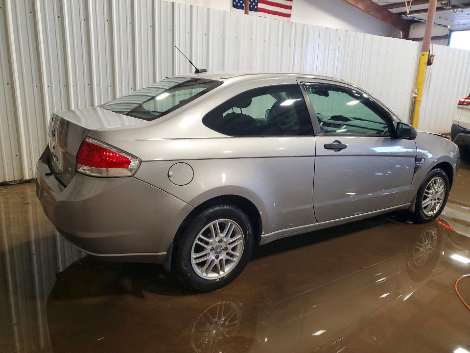 Photo 3 from auction – 2008 FORD FOCUS SE with VIN 1FAHP33N88W224719