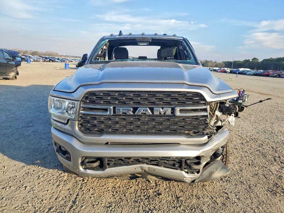 Photo 5 from auction – 2022 RAM 2500 with VIN 3C6UR5DL2NG195621