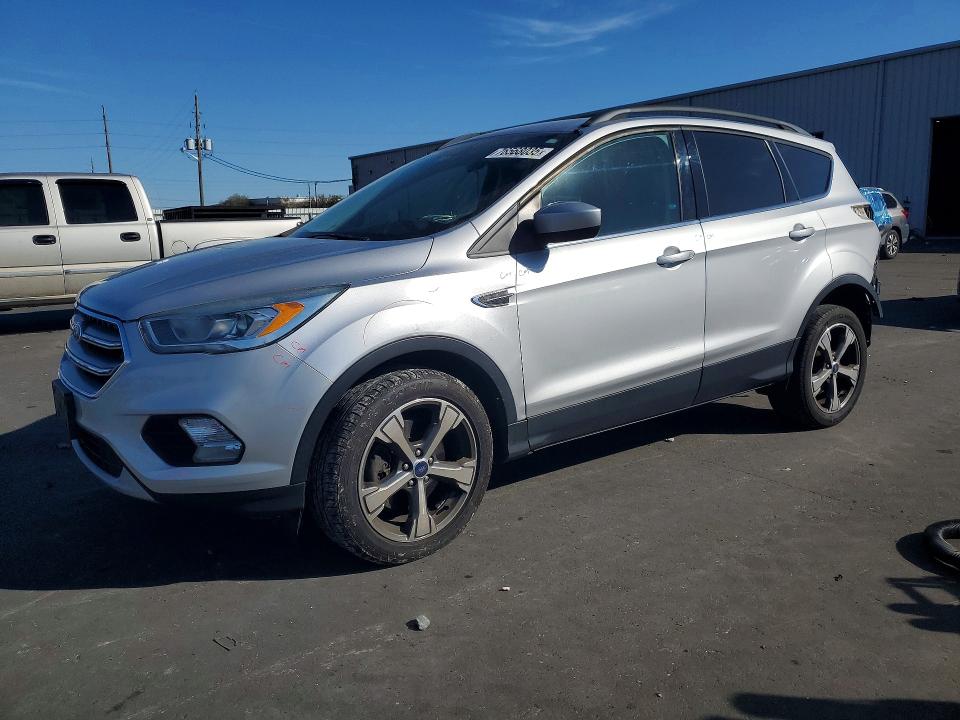 صورة رقم 1 من المزاد - 2017 FORD ESCAPE مع VIN 1FMCU9GD5HUD25094