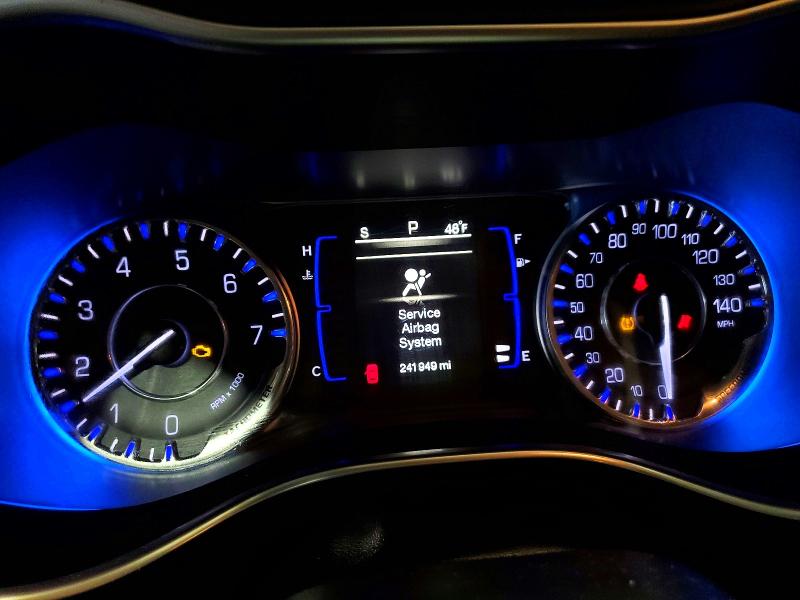 Photo 9 from auction – 2015 CHRYSLER 200 LIMITE with VIN 1C3CCCAB5FN744232