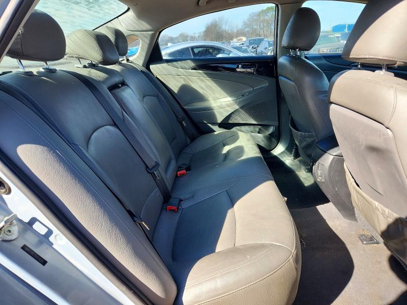 Photo 10 from auction – 2011 HYUNDAI SONATA with VIN 5NPEC4AC1BH251659
