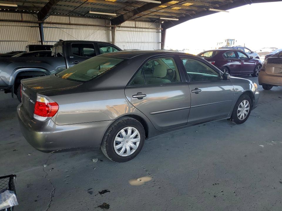 Photo 3 from auction – 2005 TOYOTA CAMRY LE with VIN 4T1BE32K95U548147