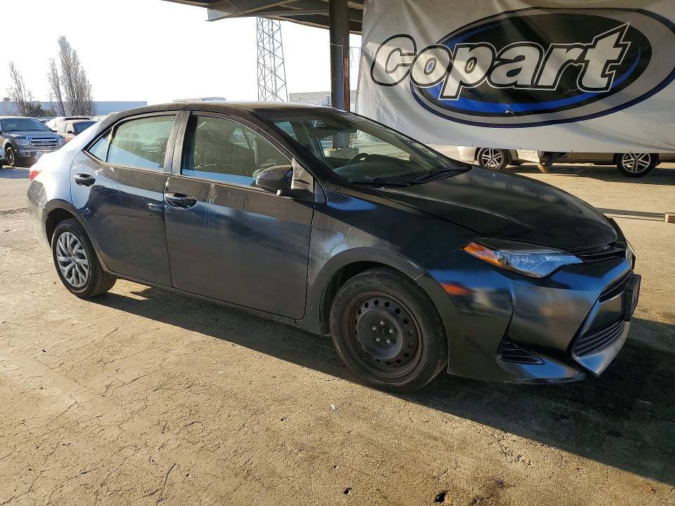 Photo 4 from auction – 2018 TOYOTA COROLLA with VIN 2T1BURHE8JC042411