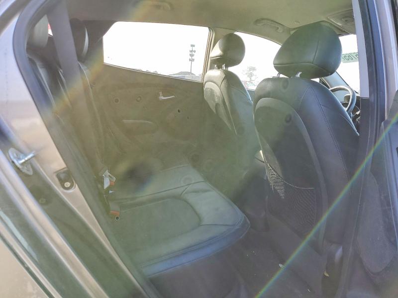 Photo 11 from auction – 2011 HYUNDAI TUCSON with VIN KM8JU3AC0BU198069