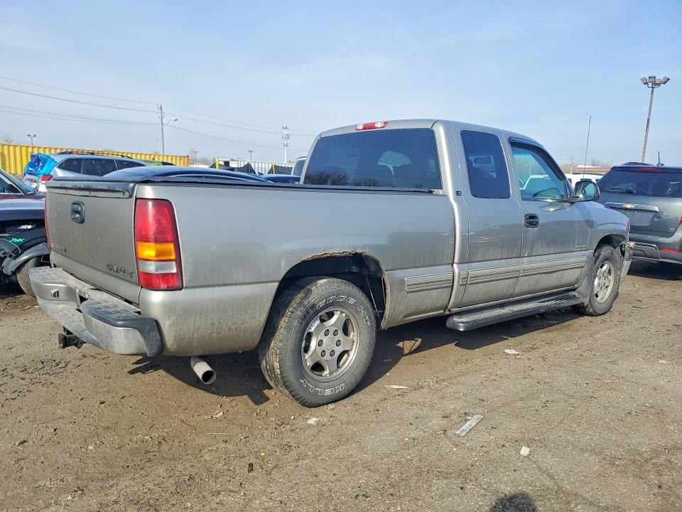 Photo 3 from auction – 2001 CHEVROLET SILVERADO with VIN 2GCEC19T111392346
