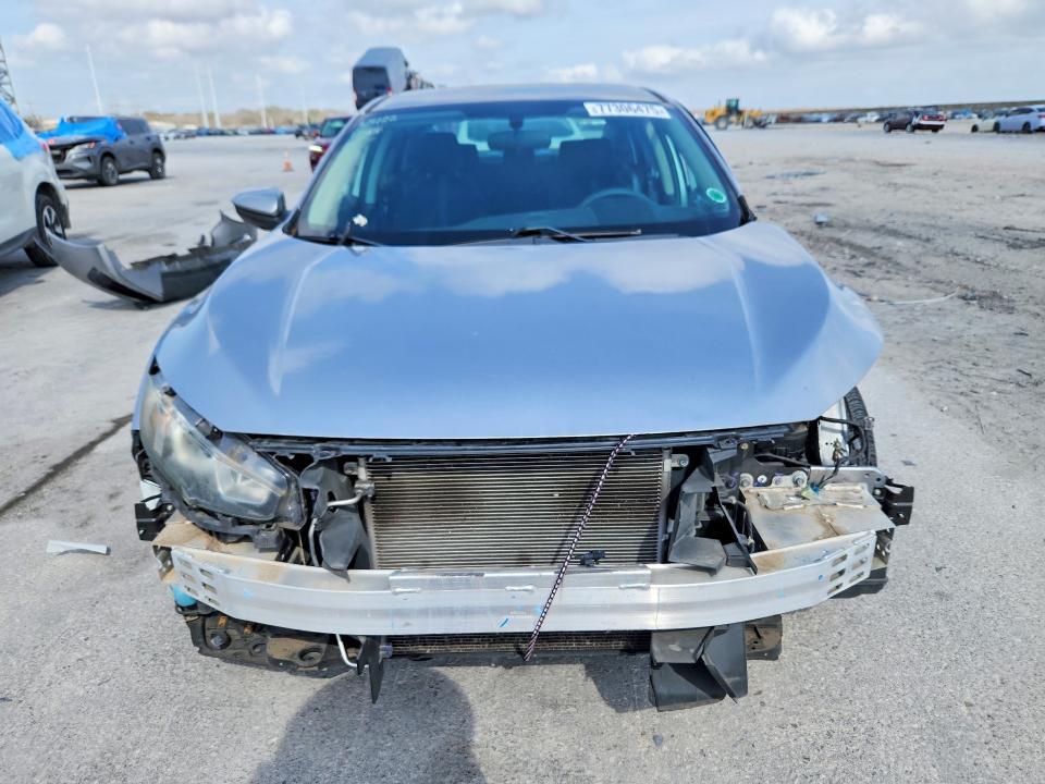 Photo 5 from auction – 2017 HONDA CIVIC LX with VIN 19XFC2F58HE025778