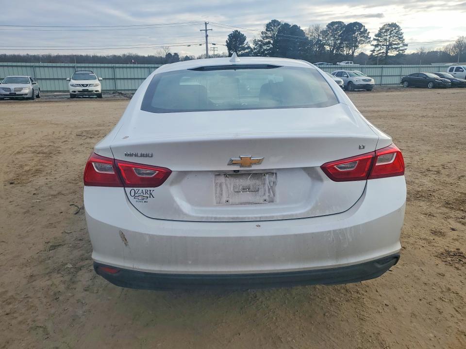 Photo 6 from auction – 2018 CHEVROLET MALIBU with VIN 1G1ZD5ST0JF261880