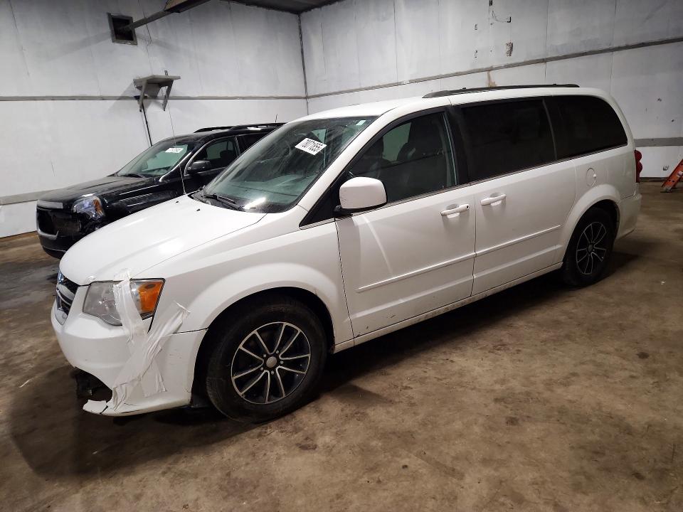 DODGE GRAND CARAVAN 2017 with VIN 2C4RDGCG0HR574371 - Photo from auction