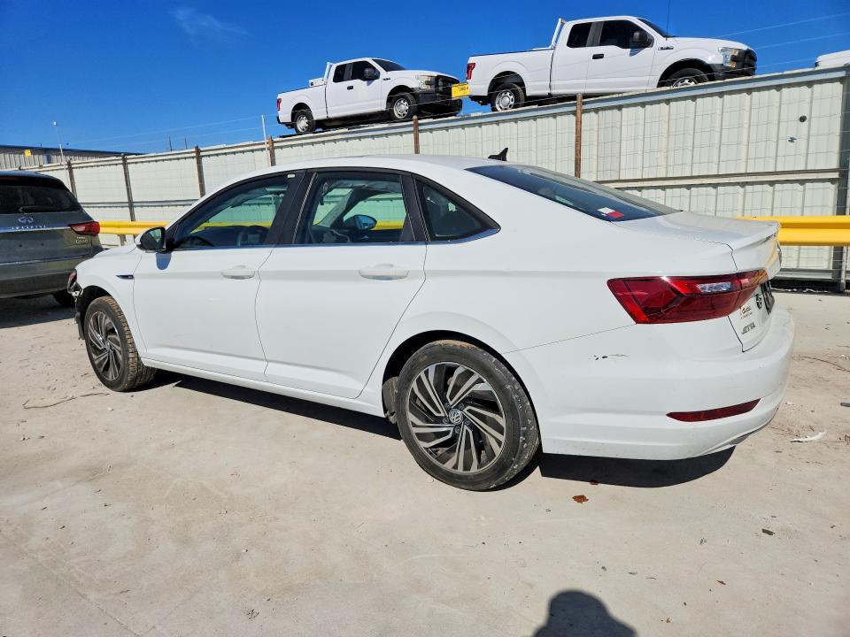 Photo 2 from auction – 2020 VOLKSWAGEN JETTA with VIN 3VWEB7BU7LM044598