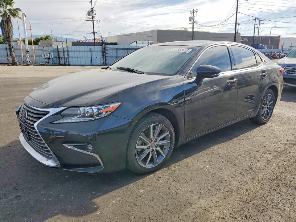 LEXUS ES 2017 with VIN JTHBW1GG5H2144870 - Photo from auction