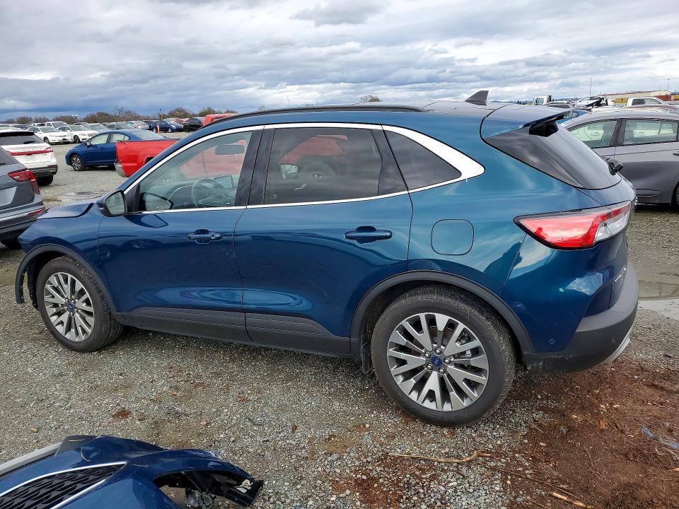 Photo 2 from auction – 2020 FORD ESCAPE with VIN 1FMCU0DZ2LUC62122
