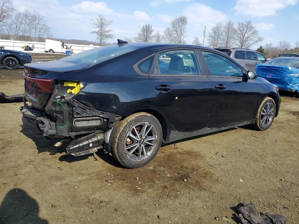Photo 3 from auction – 2022 KIA FORTE with VIN 3KPF24AD8NE446232