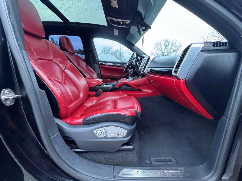 Photo 5 from auction – 2017 PORSCHE CAYENNE S with VIN WP1AB2A2XHLA53128