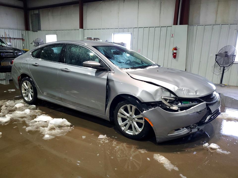 Photo 4 from auction – 2015 CHRYSLER 200 LIMITE with VIN 1C3CCCAB5FN744232