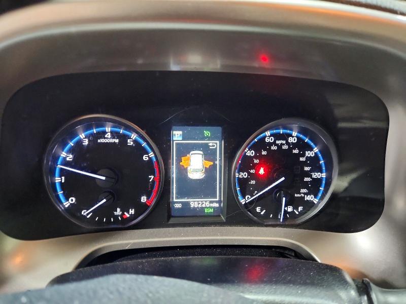 Photo 9 from auction – 2018 TOYOTA RAV4 with VIN JTMWFREV0JJ183476