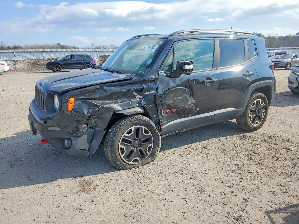 JEEP RENEGADE 2017 مع رقم تعريف المركبة ZACCJBCB0HPG10389 - صورة من المزاد
